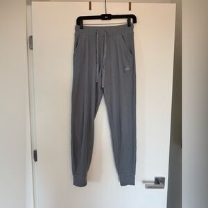 ALO Ribbed Jogger Pants in Blue/Gray